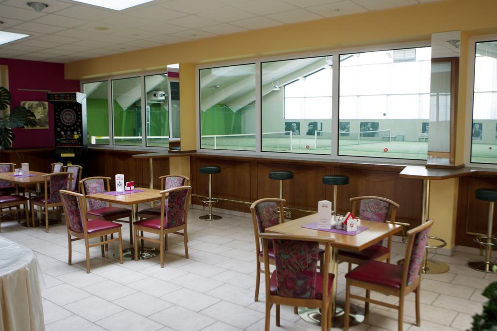 Tennis- Und Freizeitzentrum Neudoerfl Neudorfl Esterno foto