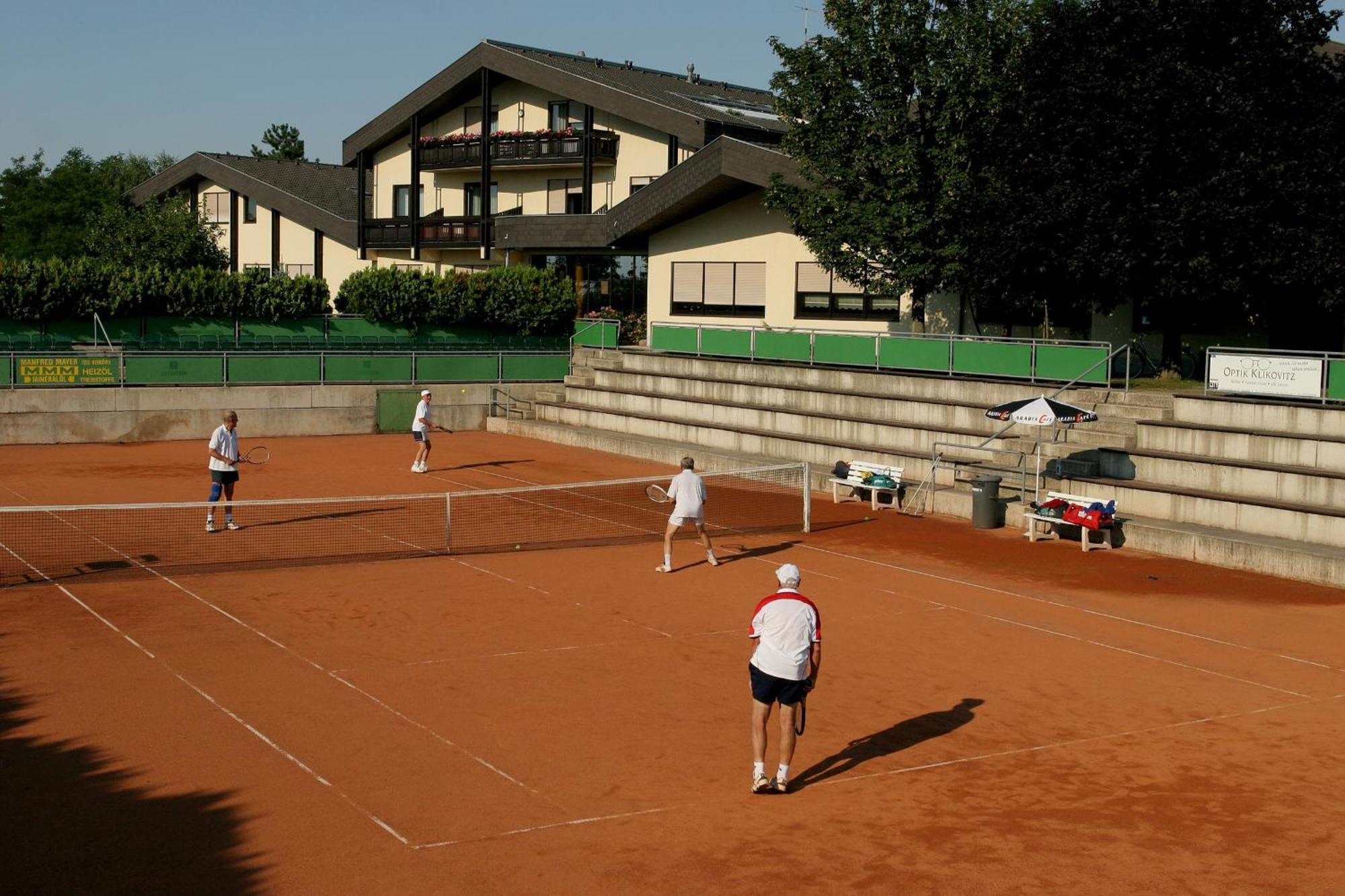 Tennis- Und Freizeitzentrum Neudoerfl Neudorfl Esterno foto