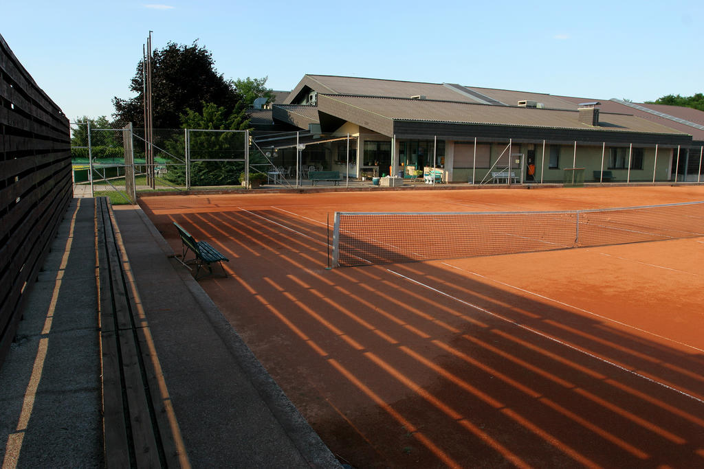 Tennis- Und Freizeitzentrum Neudoerfl Neudorfl Esterno foto